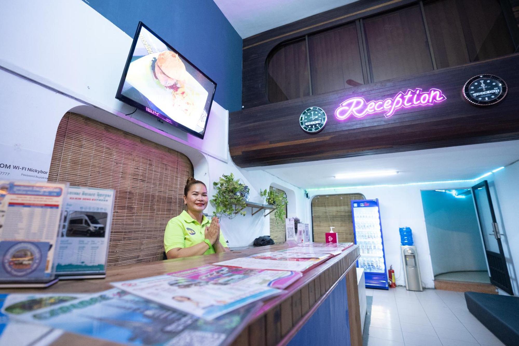 The Eighty8 Hostel พนมเปญ ภายนอก รูปภาพ