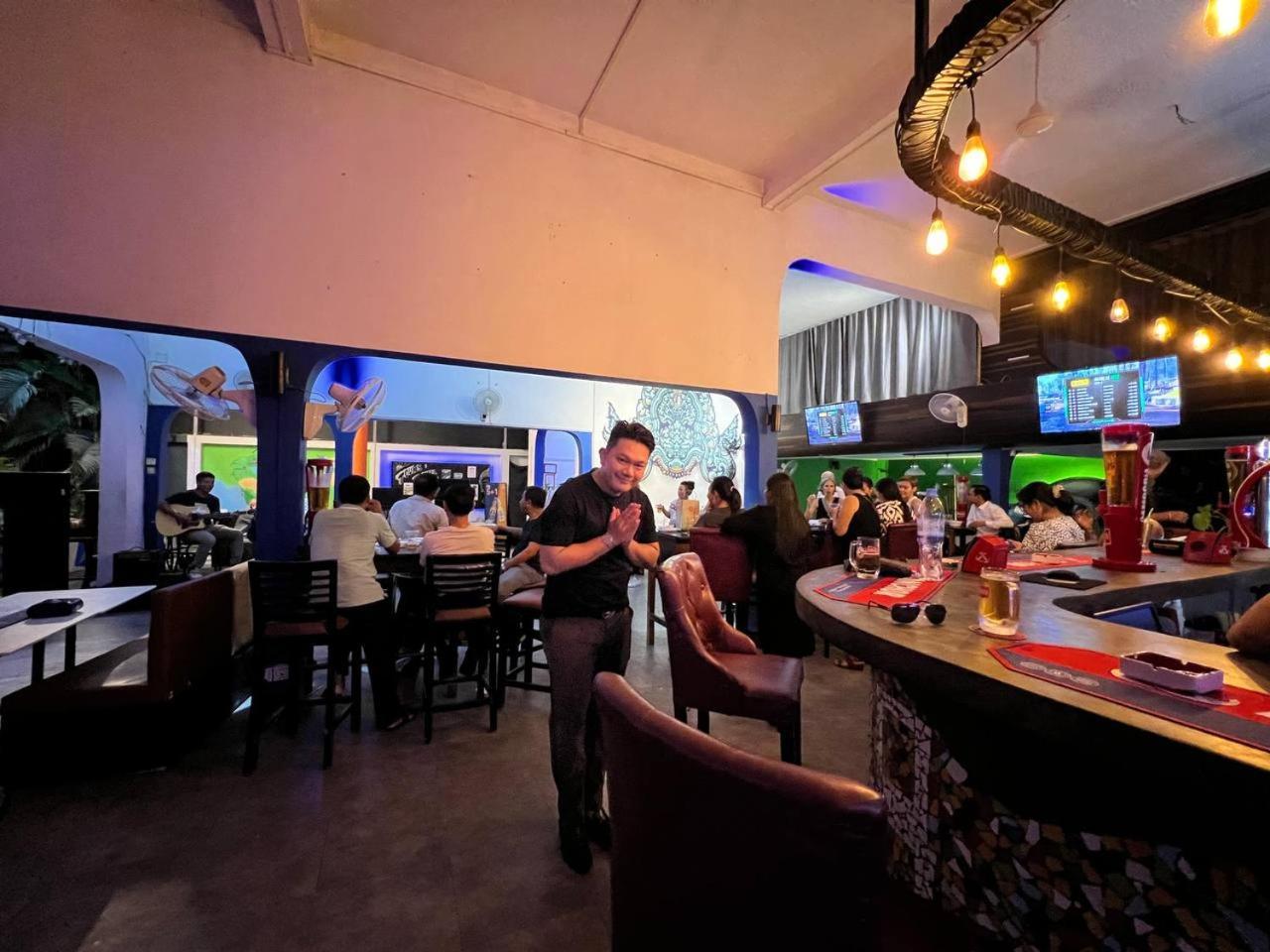 The Eighty8 Hostel พนมเปญ ภายนอก รูปภาพ