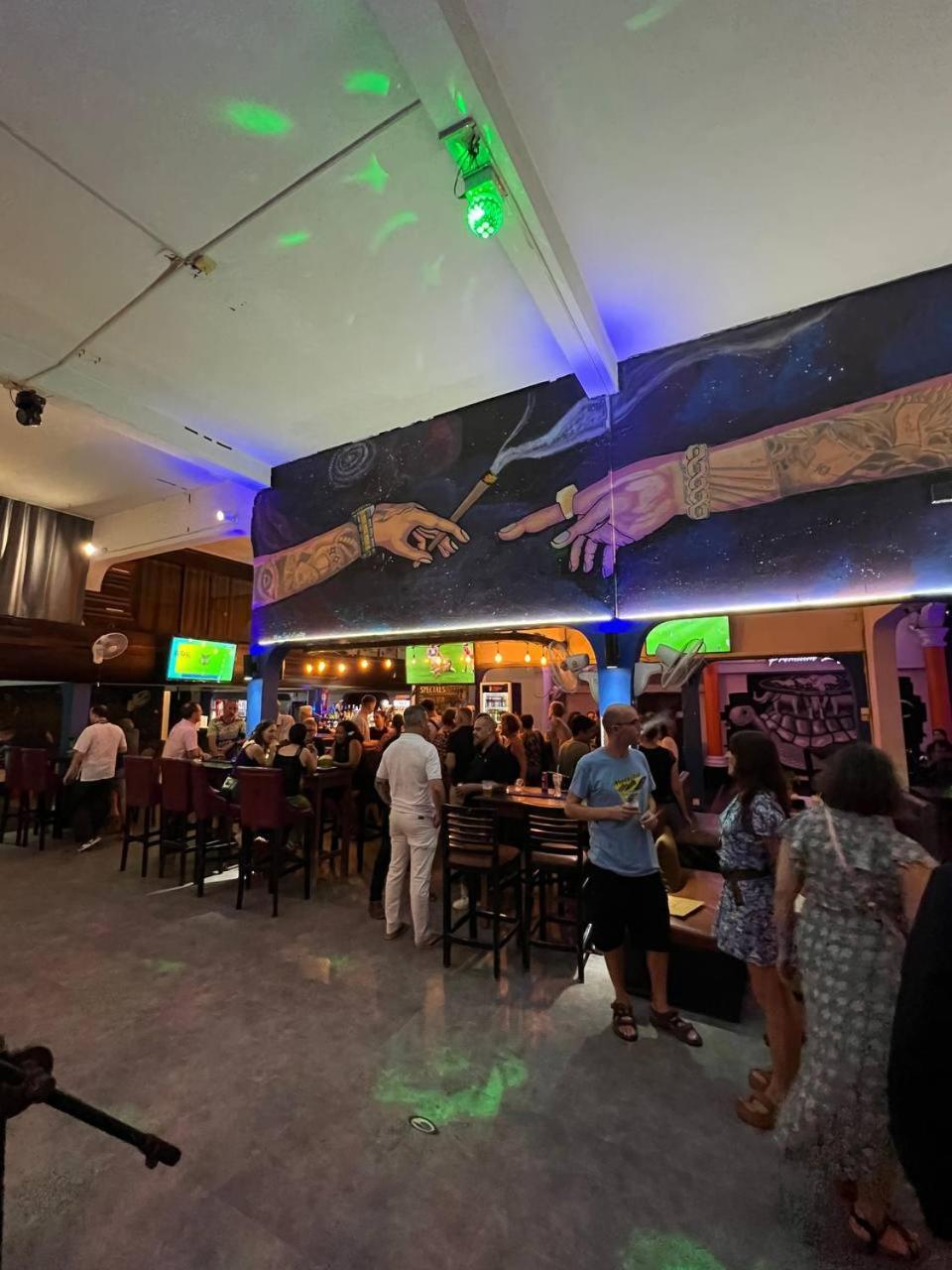 The Eighty8 Hostel พนมเปญ ภายนอก รูปภาพ