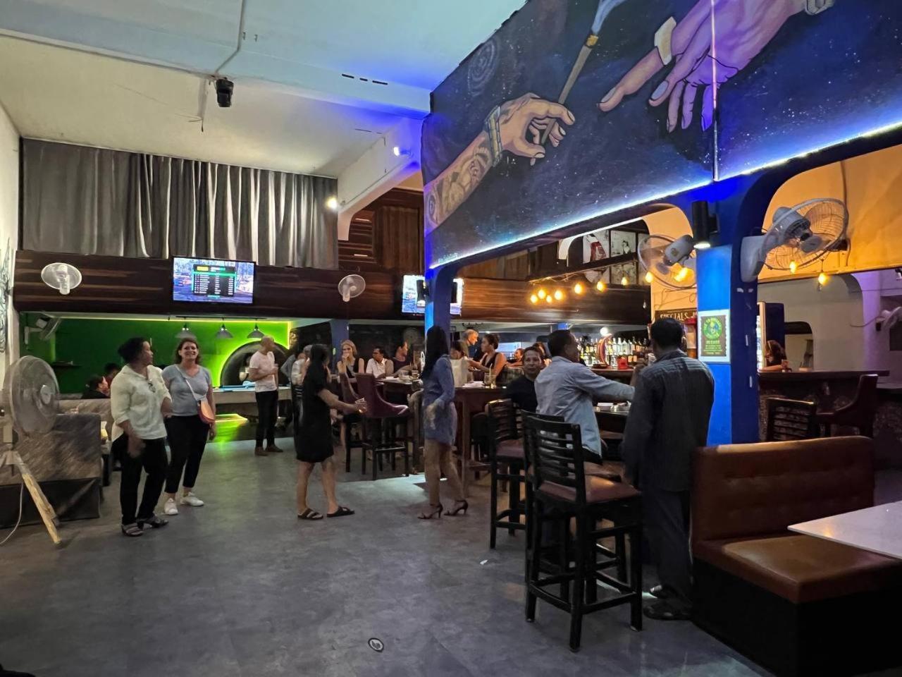 The Eighty8 Hostel พนมเปญ ภายนอก รูปภาพ