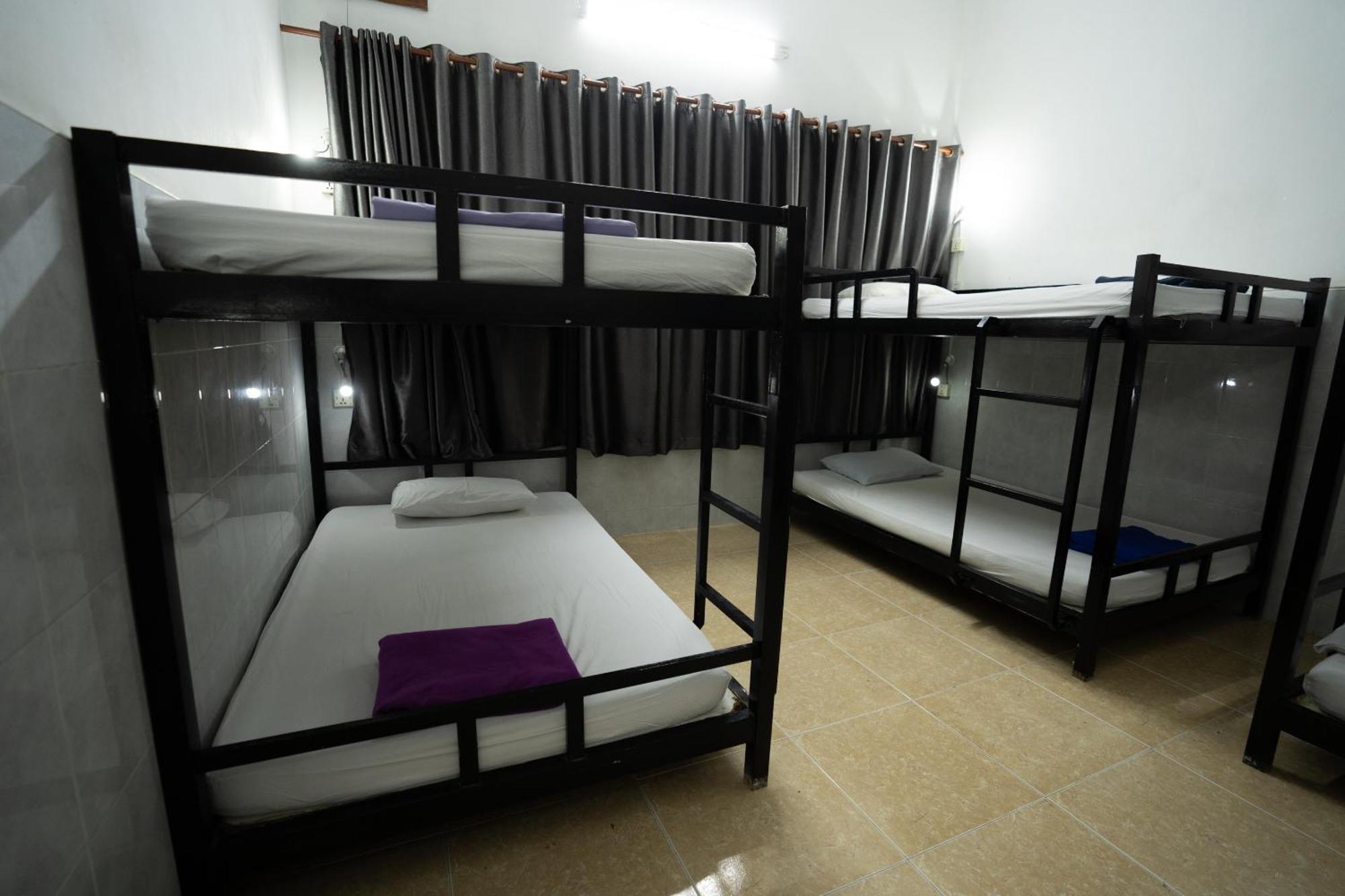 The Eighty8 Hostel พนมเปญ ภายนอก รูปภาพ